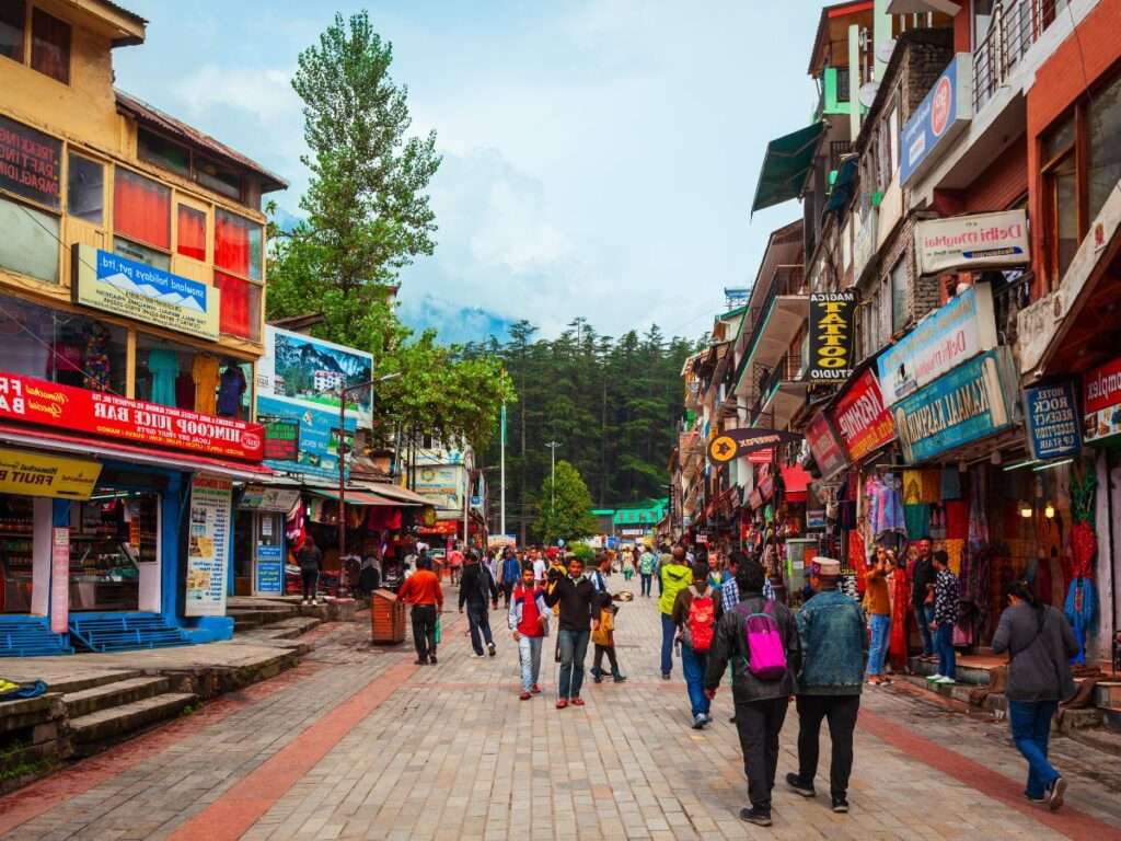 shopping on the street of manali